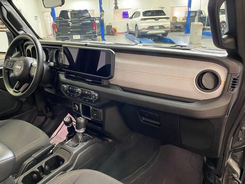 Used 2024 Jeep Wrangler Sport AWD/4WD image 15