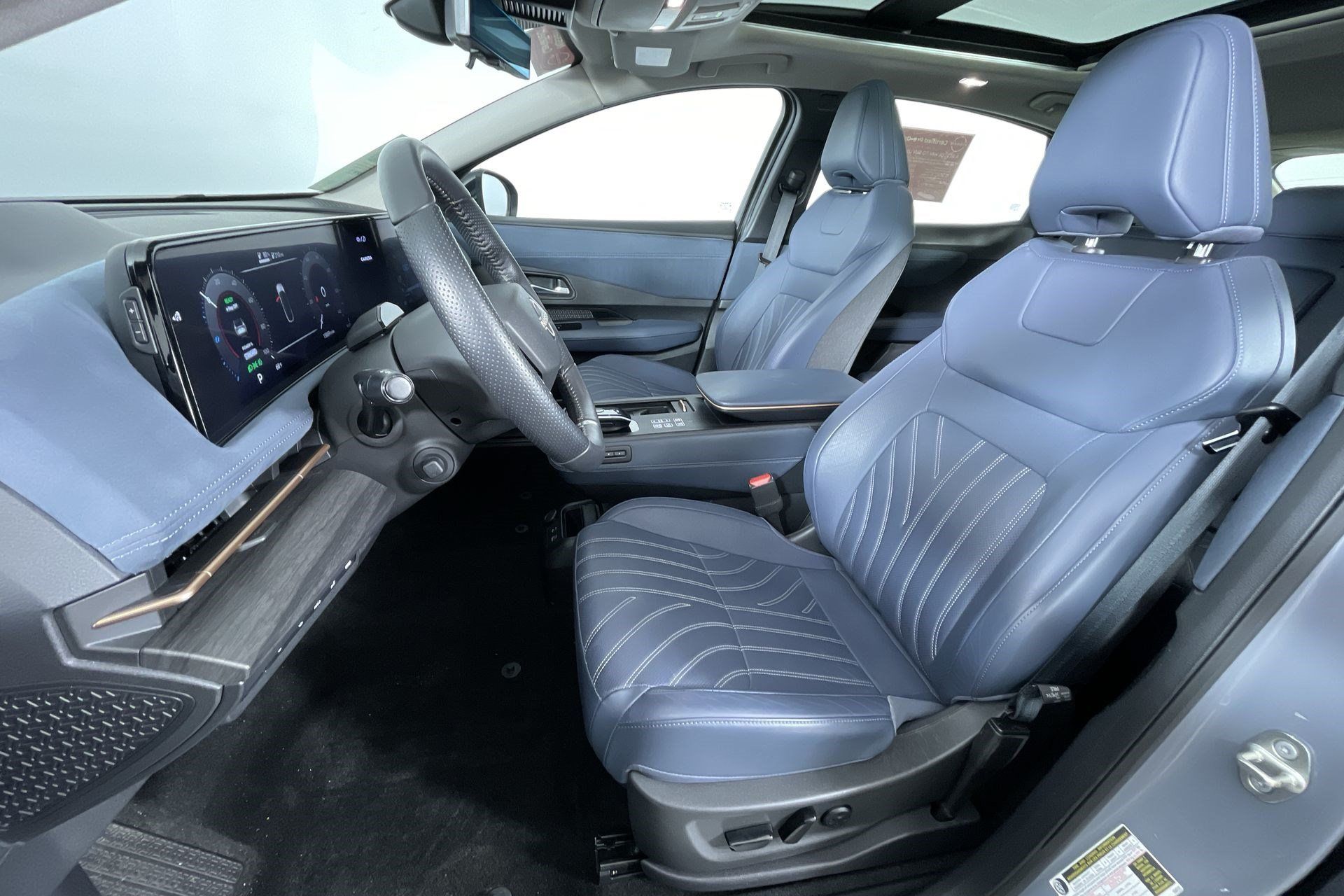 Certified 2024 Nissan Ariya AWD image 14