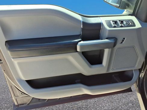 Used 2016 Ford F150 XLT image 16