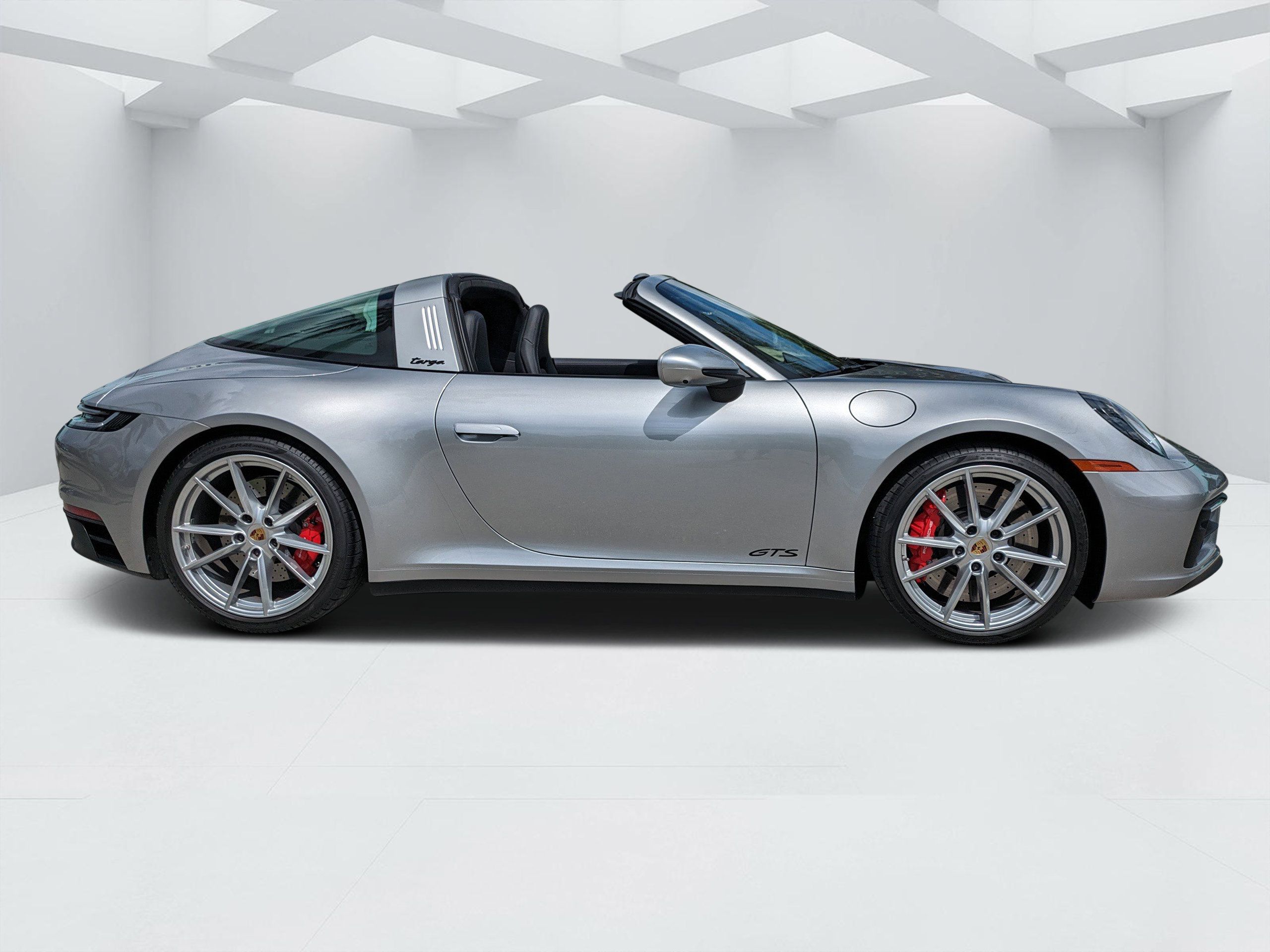 Used 2022 Porsche 911 Targa 4 GTS AWD/4WD image 2