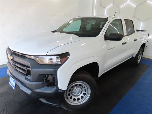 Used 2023 Chevrolet Colorado W/T image 4