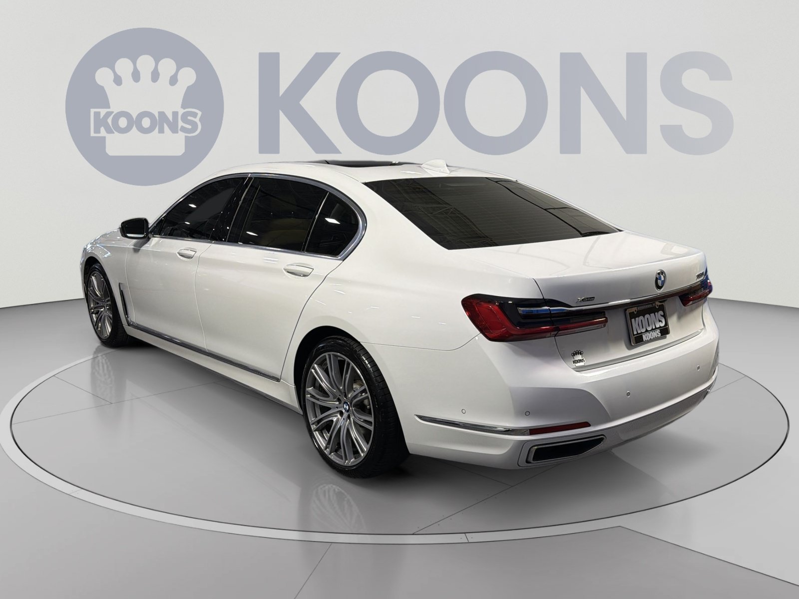 Used 2022 BMW 750i xDrive w/ Executive Package AWD/4WD image 4