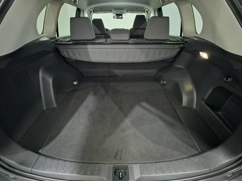 Used 2025 Toyota RAV4 XLE AWD/4WD image 21