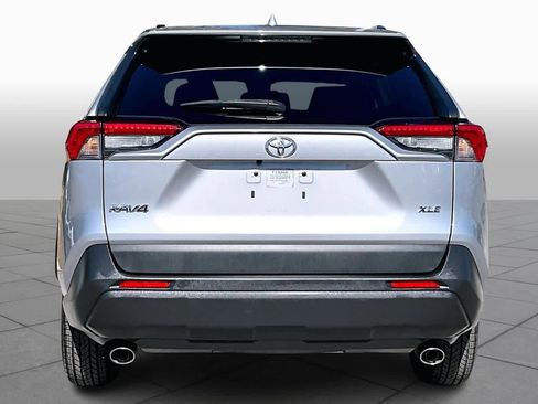 Used 2019 Toyota RAV4 XLE image 5