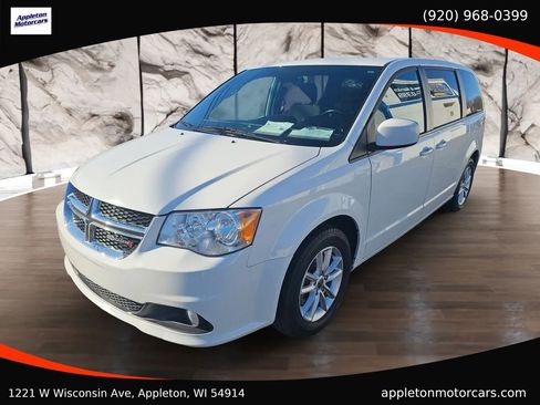 Used 2020 Dodge Grand Caravan SE image 1