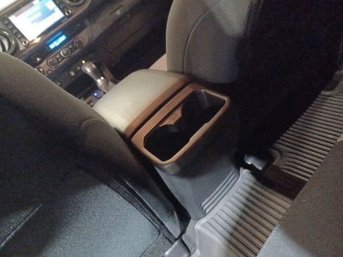 Used 2023 Toyota Tacoma TRD Off-Road image 21