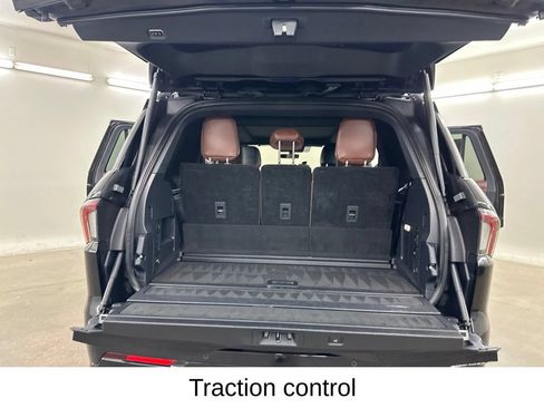 Used 2025 Lincoln Navigator Reserve AWD/4WD image 30