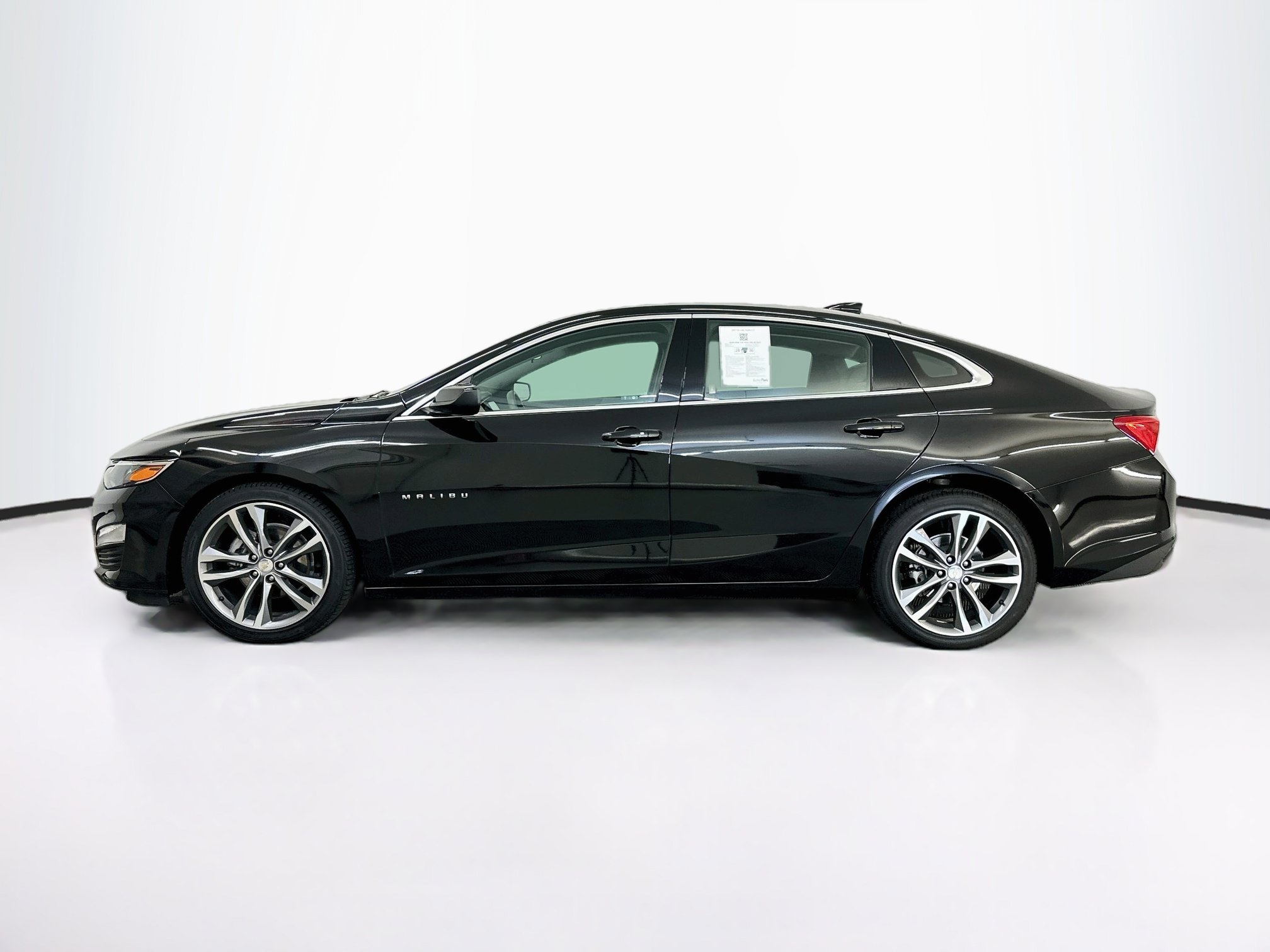 Used 2025 Chevrolet Malibu LT FWD image 4