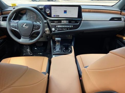 Certified 2023 Lexus ES 250 w/ Premium Package AWD/4WD image 13