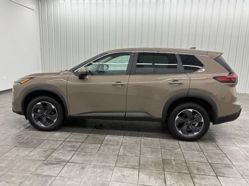 Used 2025 Nissan Rogue SV FWD image 6