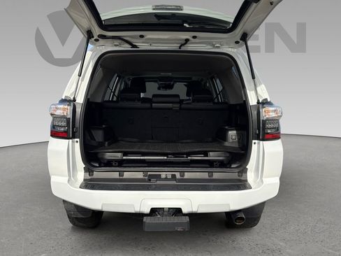 Used 2022 Toyota 4Runner SR5 Premium image 24