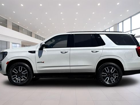 Used 2023 GMC Yukon AT4 w/ Technology Package AWD/4WD image 7