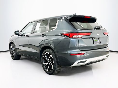 Used 2024 Mitsubishi Outlander SE image 5