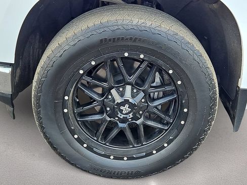 Used 2020 Chevrolet Silverado 1500 LT w/ Texas Edition AWD/4WD image 13