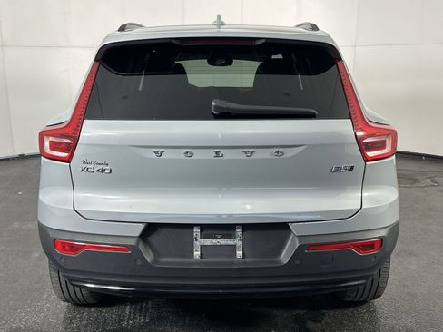 Used 2024 Volvo XC40 B5 Plus AWD/4WD image 7