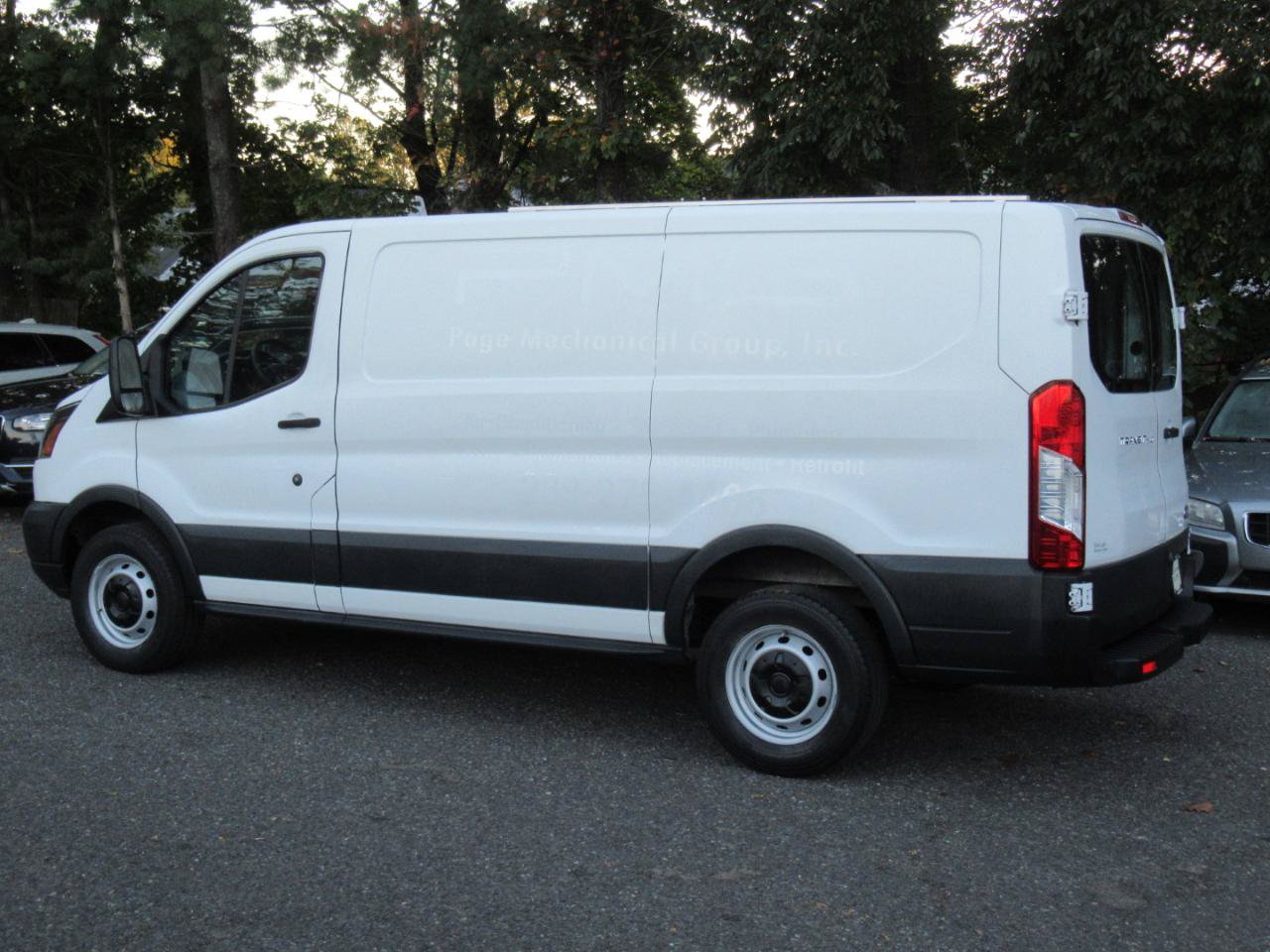 Used 2018 Ford Transit 250 130 Low Roof RWD image 3