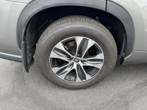 Certified 2025 Toyota Highlander XLE AWD/4WD image 26