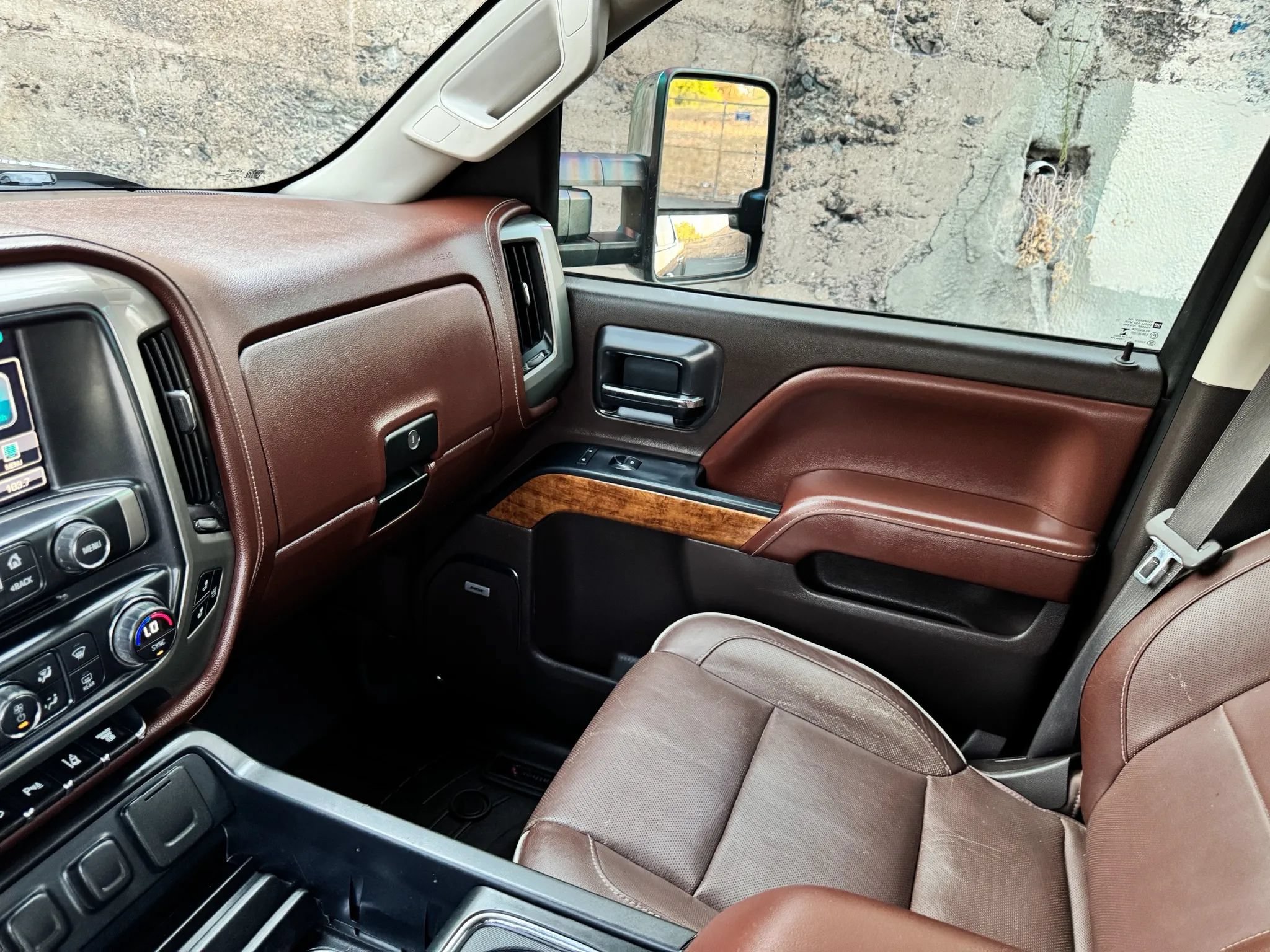Used 2015 Chevrolet Silverado 2500 High Country w/ Duramax Plus Package AWD/4WD image 19