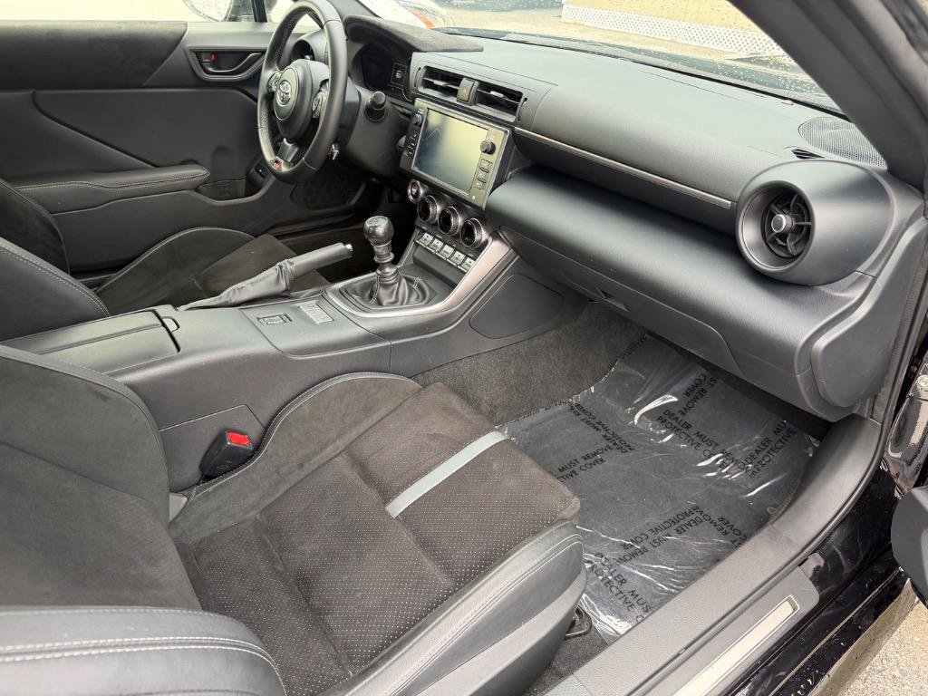 Used 2023 Toyota GR86 Premium w/ ALL Weather Mat Package (TMS) RWD image 16