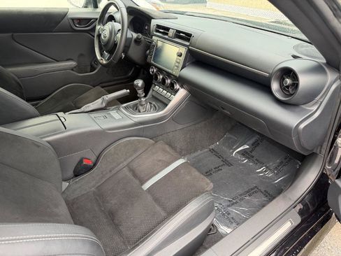 Used 2023 Toyota GR86 Premium w/ ALL Weather Mat Package (TMS) RWD image 16