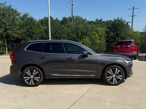 Used 2023 Volvo XC60 B5 Plus w/ Climate Package AWD/4WD image 4