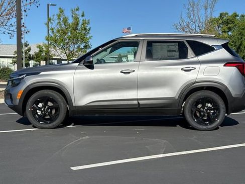 New 2026 Kia Seltos EX FWD image 10