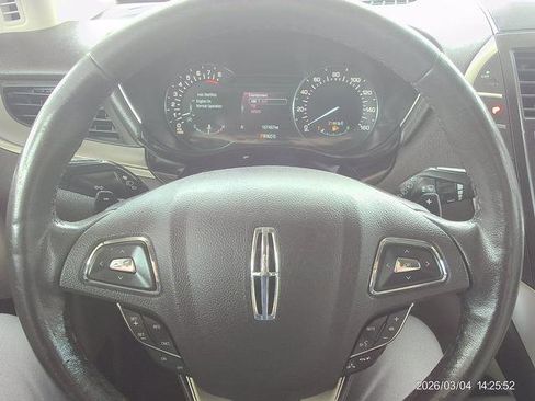 Used 2017 Lincoln MKC Premiere FWD image 10