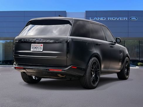 Used 2023 Land Rover Range Rover SE image 4