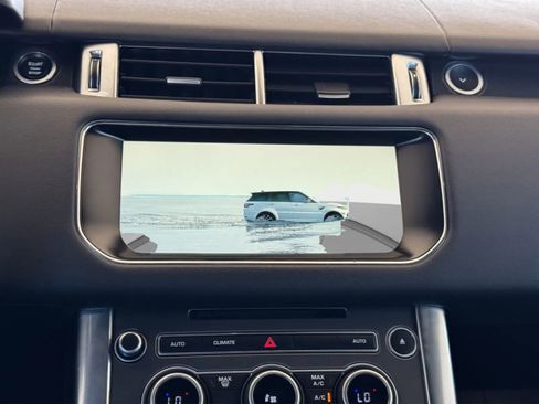 Used 2017 Land Rover Range Rover Sport SE image 16