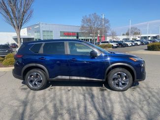Used 2025 Nissan Rogue SV video 2