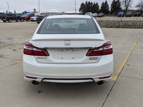 Used 2017 Honda Accord Sport Special Edition image 4