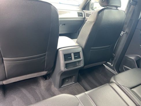 Used 2023 Volkswagen Atlas Cross Sport SE image 23