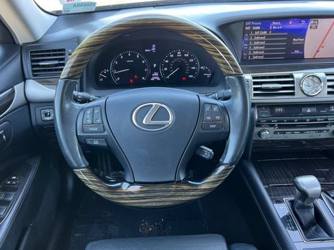 Used 2016 Lexus LS 460 w/ Comfort Package RWD image 16