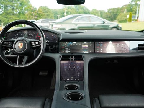 Used 2022 Porsche Taycan RWD image 10