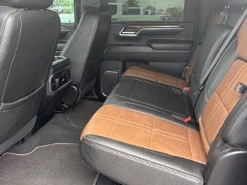 Used 2024 Chevrolet Silverado 2500 High Country w/ High Country Premium Package AWD/4WD image 18