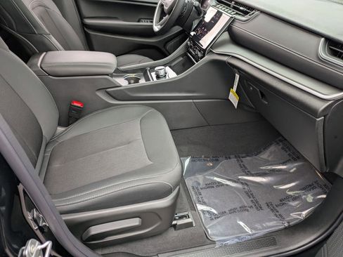 New 2026 Jeep Grand Cherokee Laredo X image 33