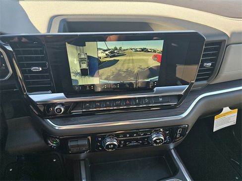 New 2026 GMC Sierra 1500 SLT image 18