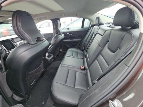 Used 2025 Volvo S60 B5 Core image 6