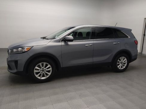 Used 2020 Kia Sorento LX image 2