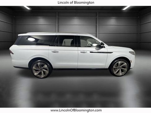 Used 2025 Lincoln Navigator L Black Label image 8