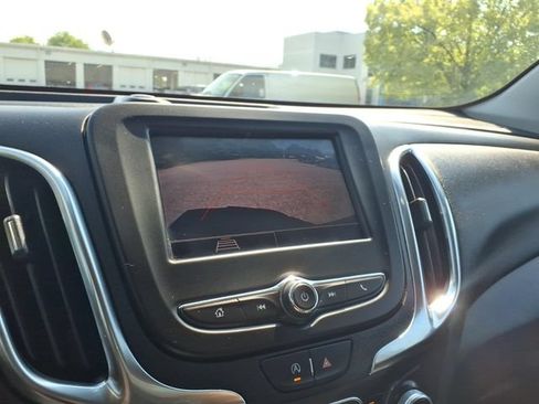 Used 2024 Chevrolet Equinox LT FWD image 18