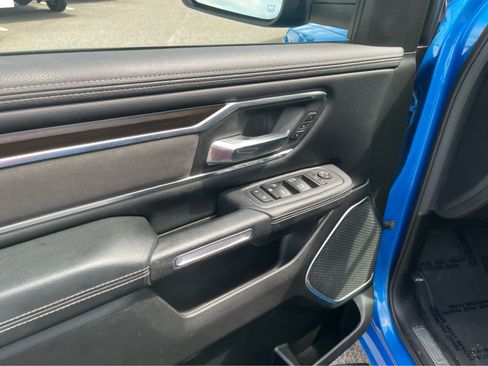 Used 2022 RAM 1500 Laramie AWD/4WD image 11