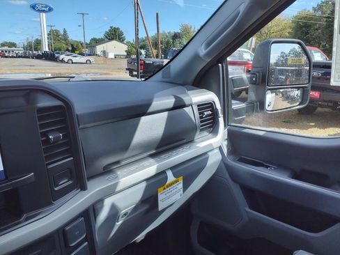 Used 2024 Ford F350 XLT w/ 360-Degree Camera Package image 11