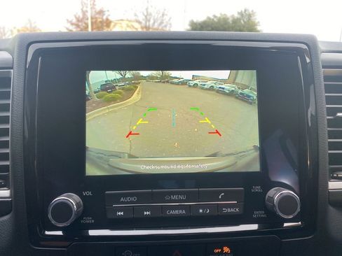 Used 2023 Nissan Frontier SV image 24