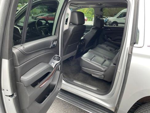 Used 2018 GMC Yukon XL SLT w/ Open Road Package AWD/4WD image 19