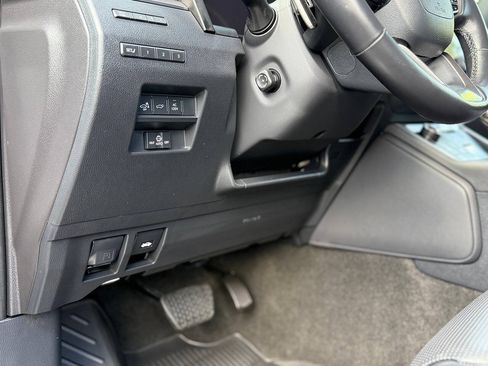 Used 2024 Lexus GX 550 w/ Cold Area Package AWD/4WD image 23