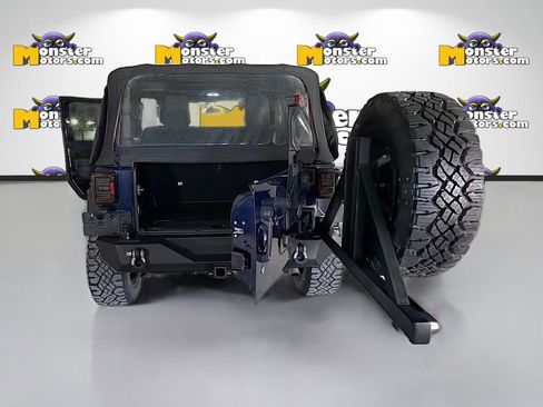 Used 2013 Jeep Wrangler Sport w/ Connectivity Group AWD/4WD image 23