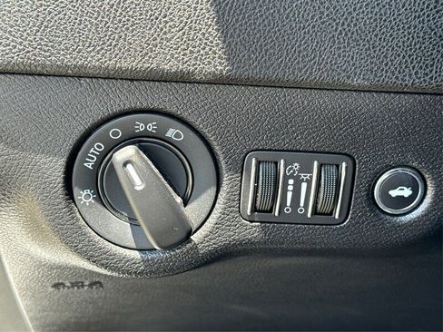 Used 2021 Dodge Charger SXT w/ Leather Interior Group image 81