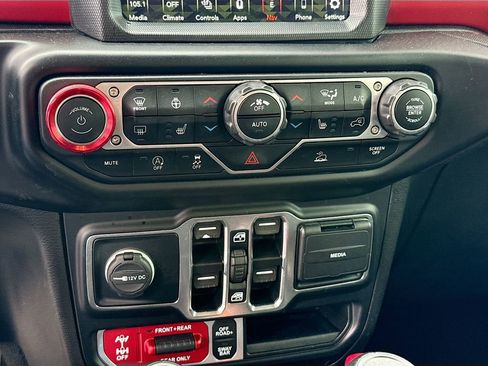 Used 2022 Jeep Wrangler Unlimited Rubicon w/ Steel Bumper Group image 17