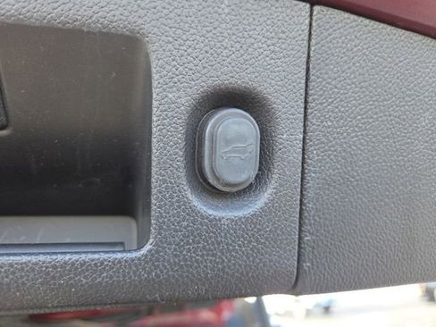 Used 2017 GMC Yukon SLT image 16